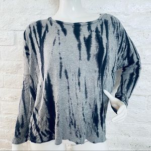 Viola blouse. Sweater  top. size L